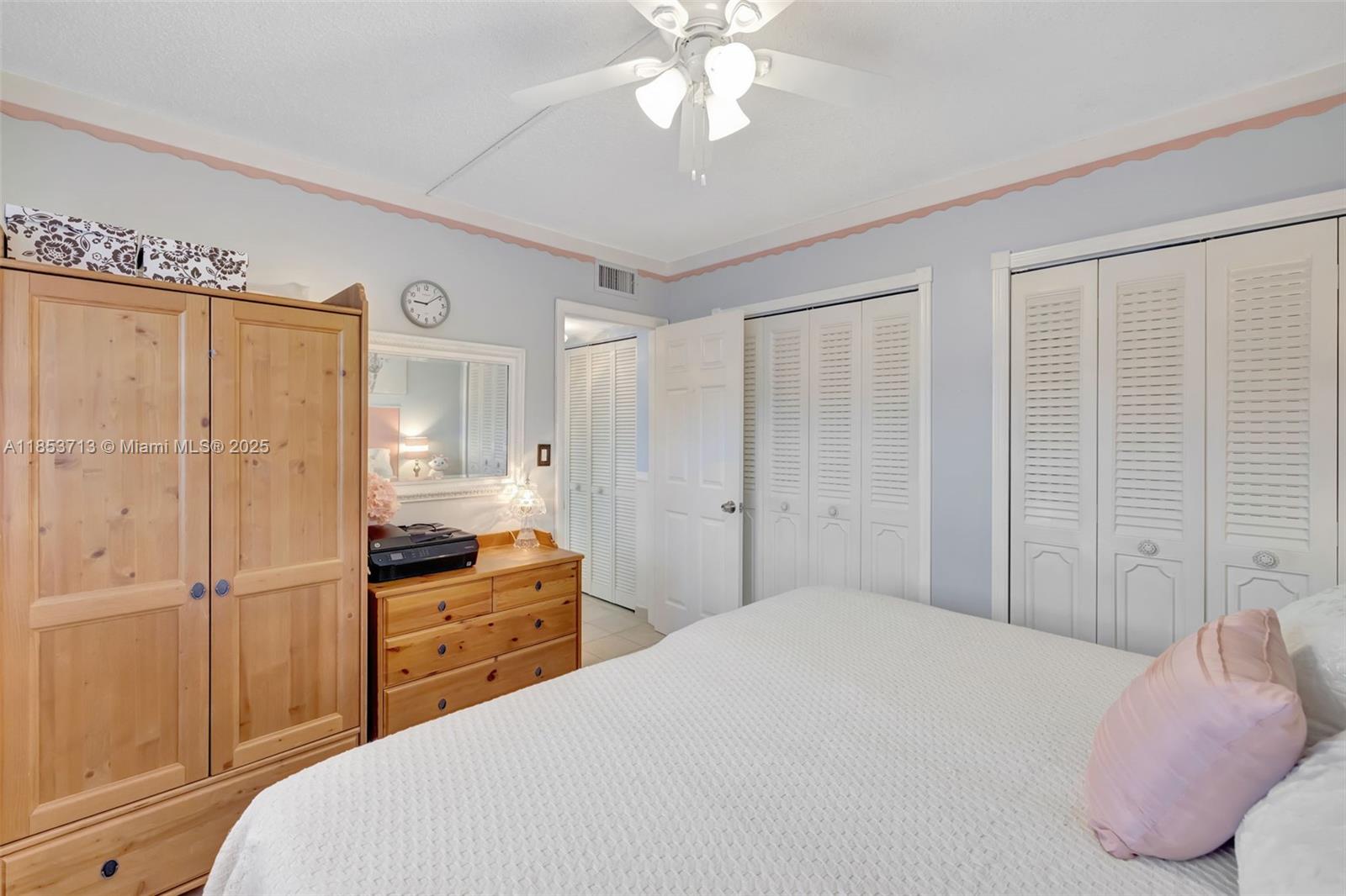 ORIOLE GOLF & TENNIS CLUB - Residential