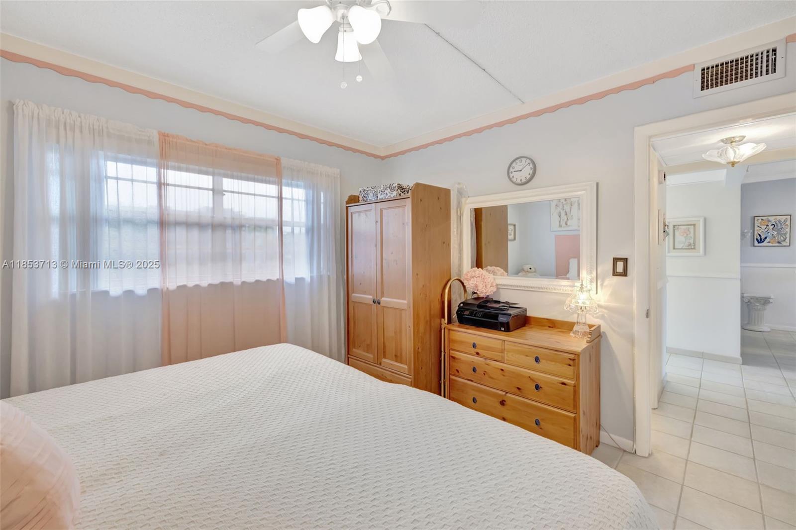 ORIOLE GOLF & TENNIS CLUB - Residential