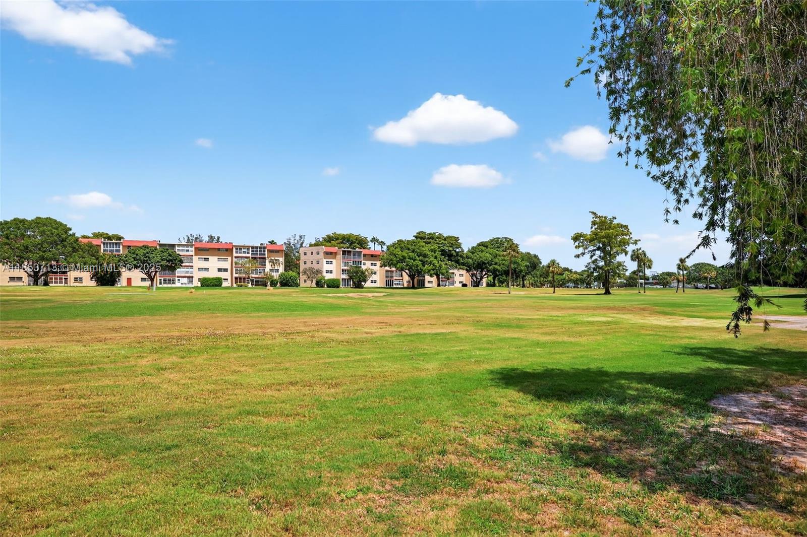 ORIOLE GOLF & TENNIS CLUB - Residential
