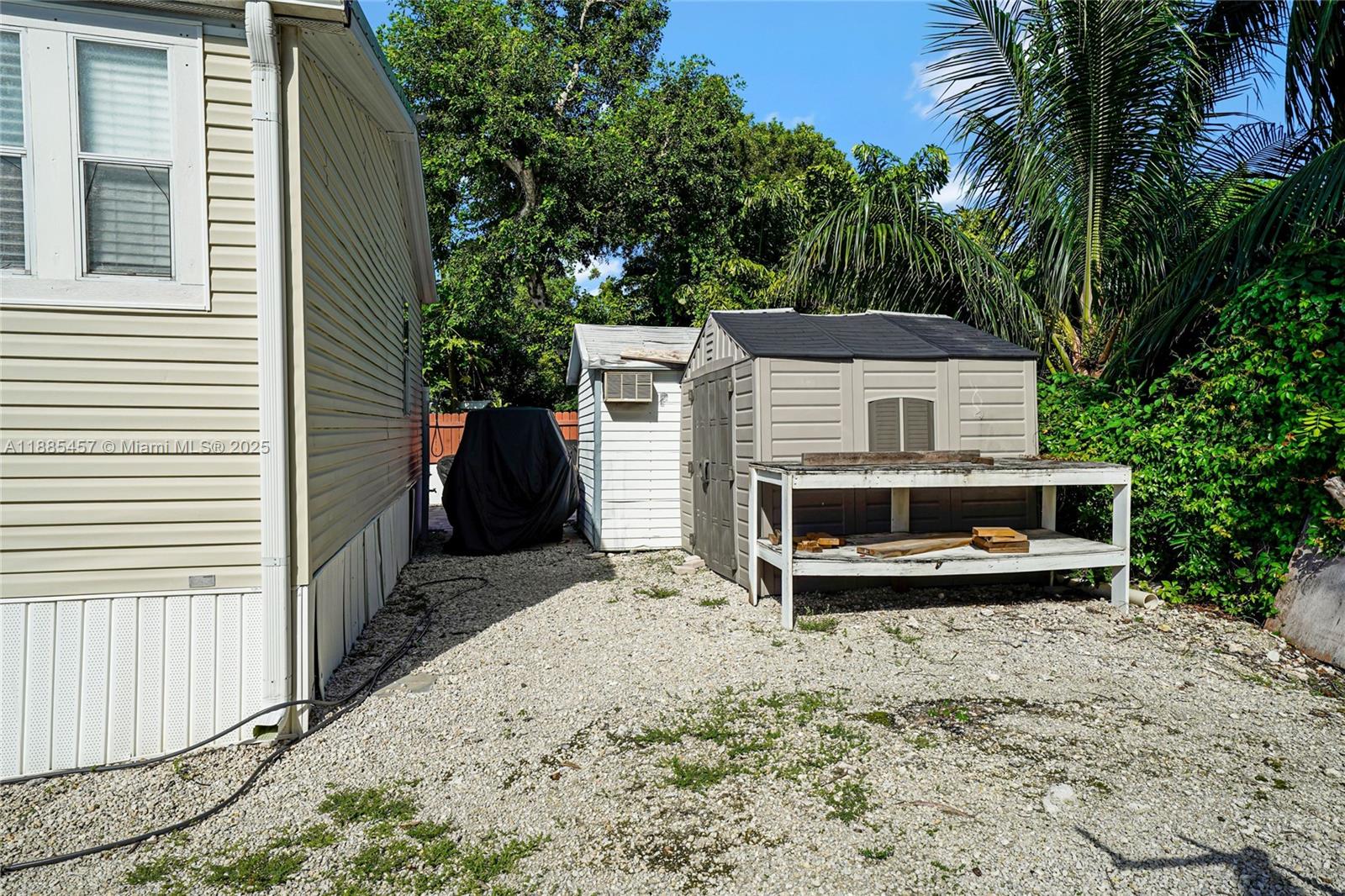 LAKE SURPRISE ESTATES - Residential Lease