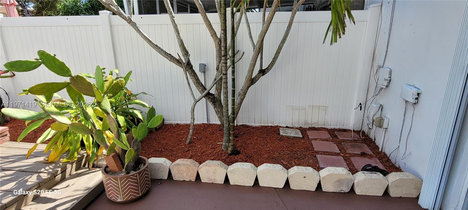 NOVA TOWNHOUSES CONDOMINI - Residential