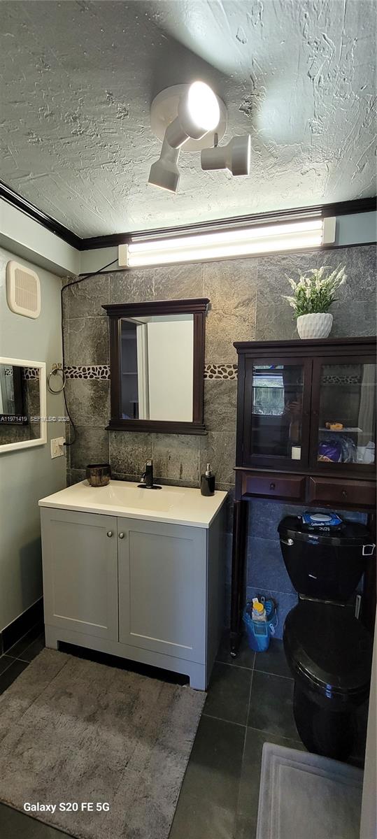 NOVA TOWNHOUSES CONDOMINI - Residential