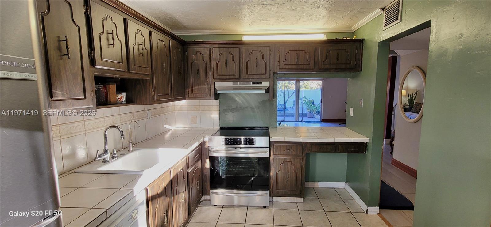 NOVA TOWNHOUSES CONDOMINI - Residential