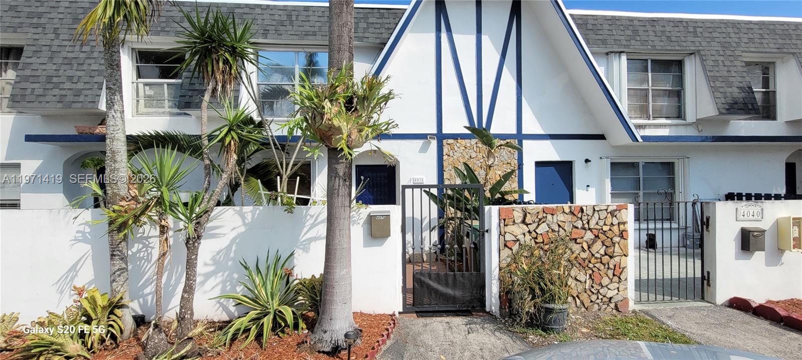 NOVA TOWNHOUSES CONDOMINI - Residential