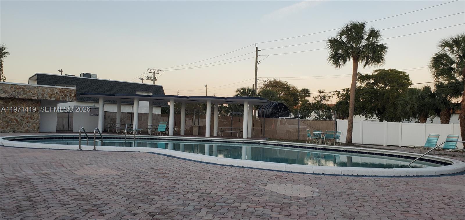 NOVA TOWNHOUSES CONDOMINI - Residential