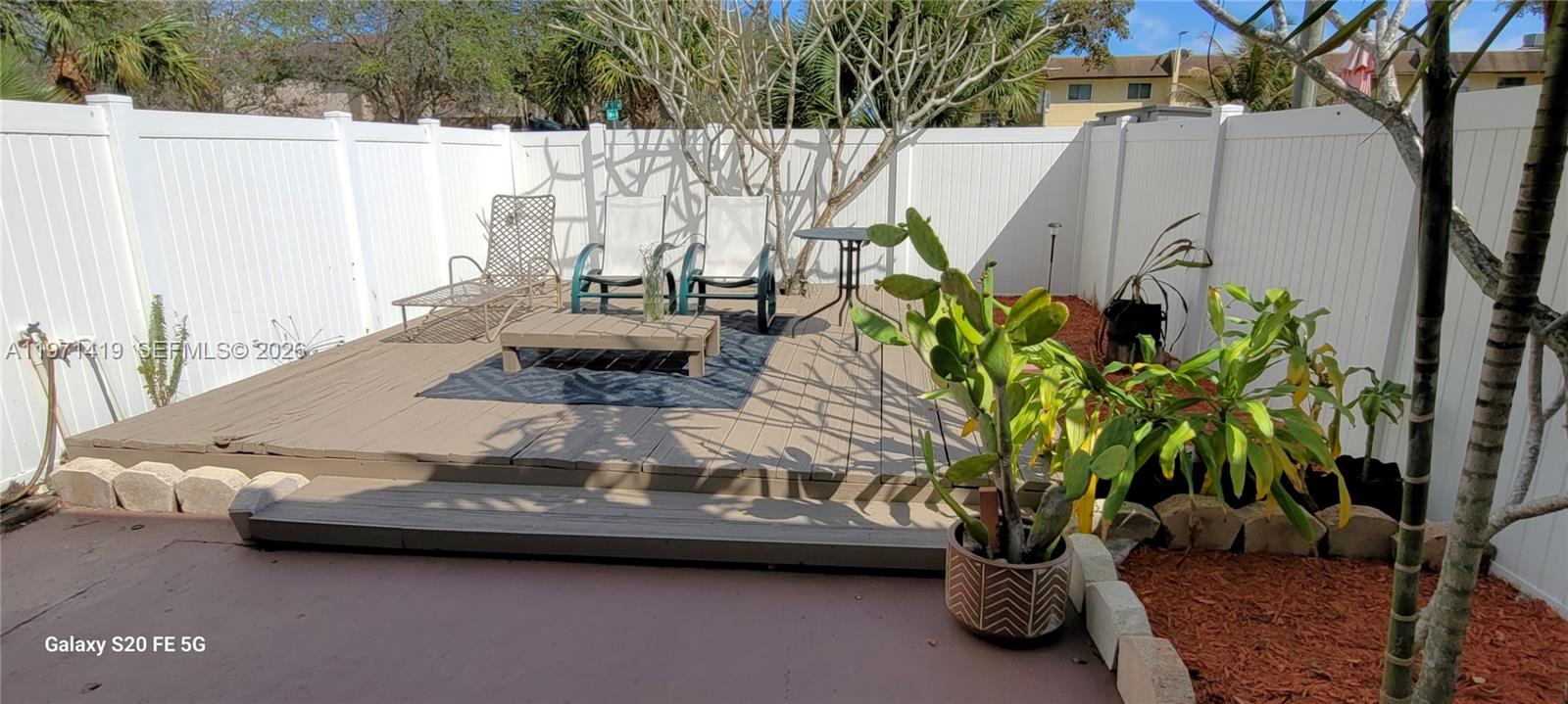 NOVA TOWNHOUSES CONDOMINI - Residential