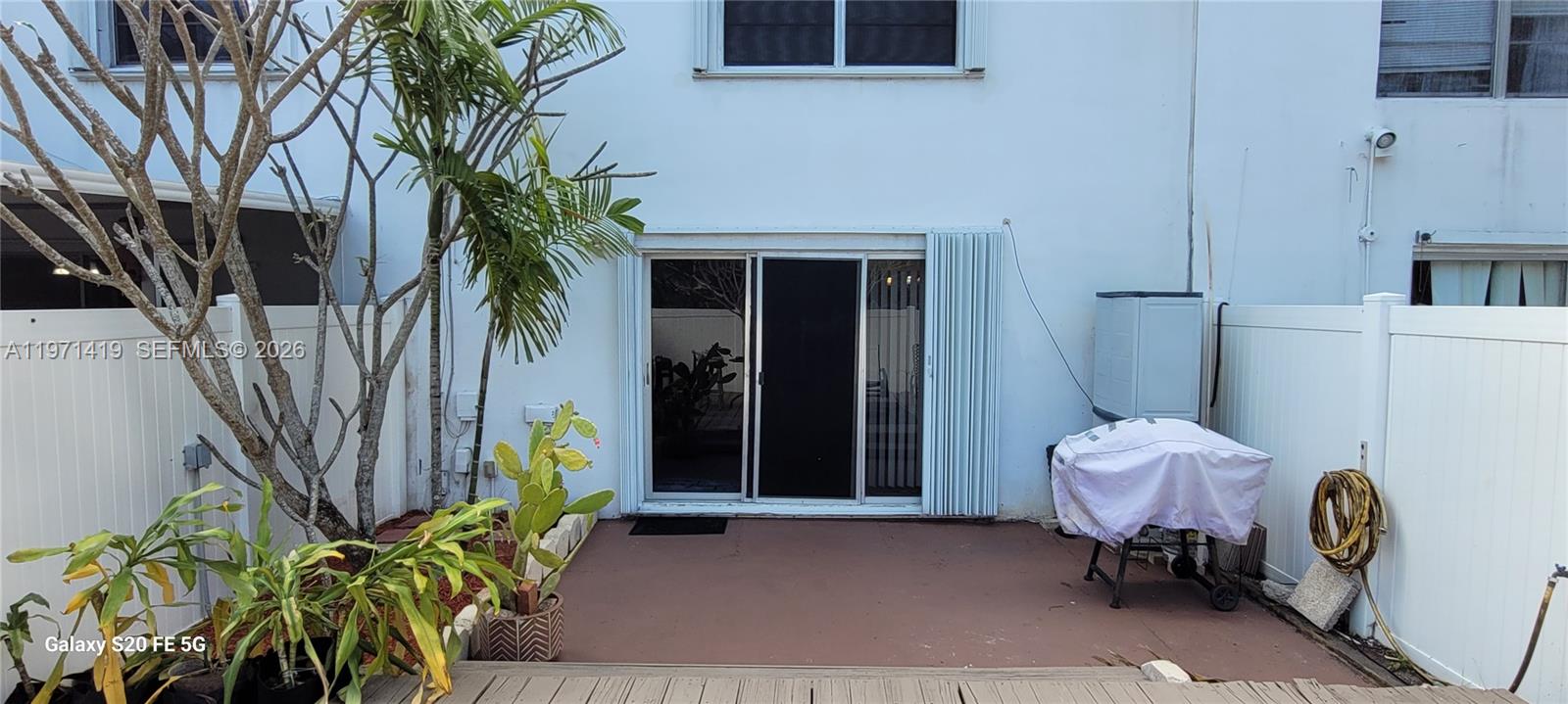 NOVA TOWNHOUSES CONDOMINI - Residential