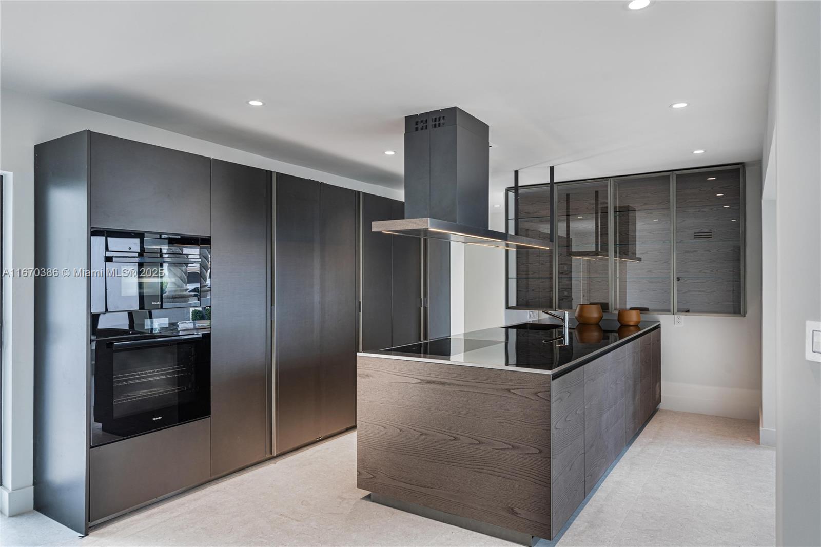 LAS OLAS BY THE SEA EXT - Residential