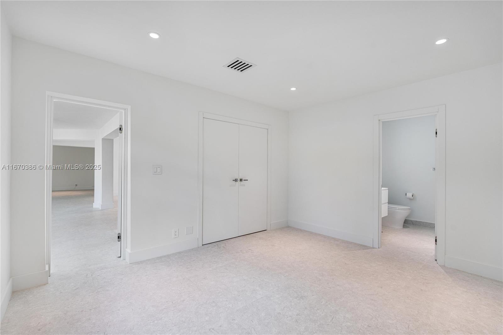 LAS OLAS BY THE SEA EXT - Residential