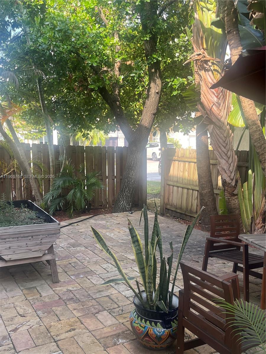 DORAL ISLES NORTH SEC ONE - Residential