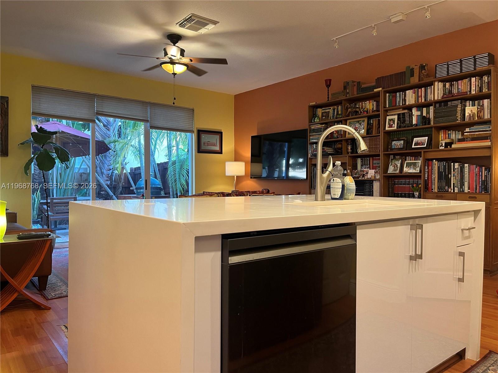 DORAL ISLES NORTH SEC ONE - Residential