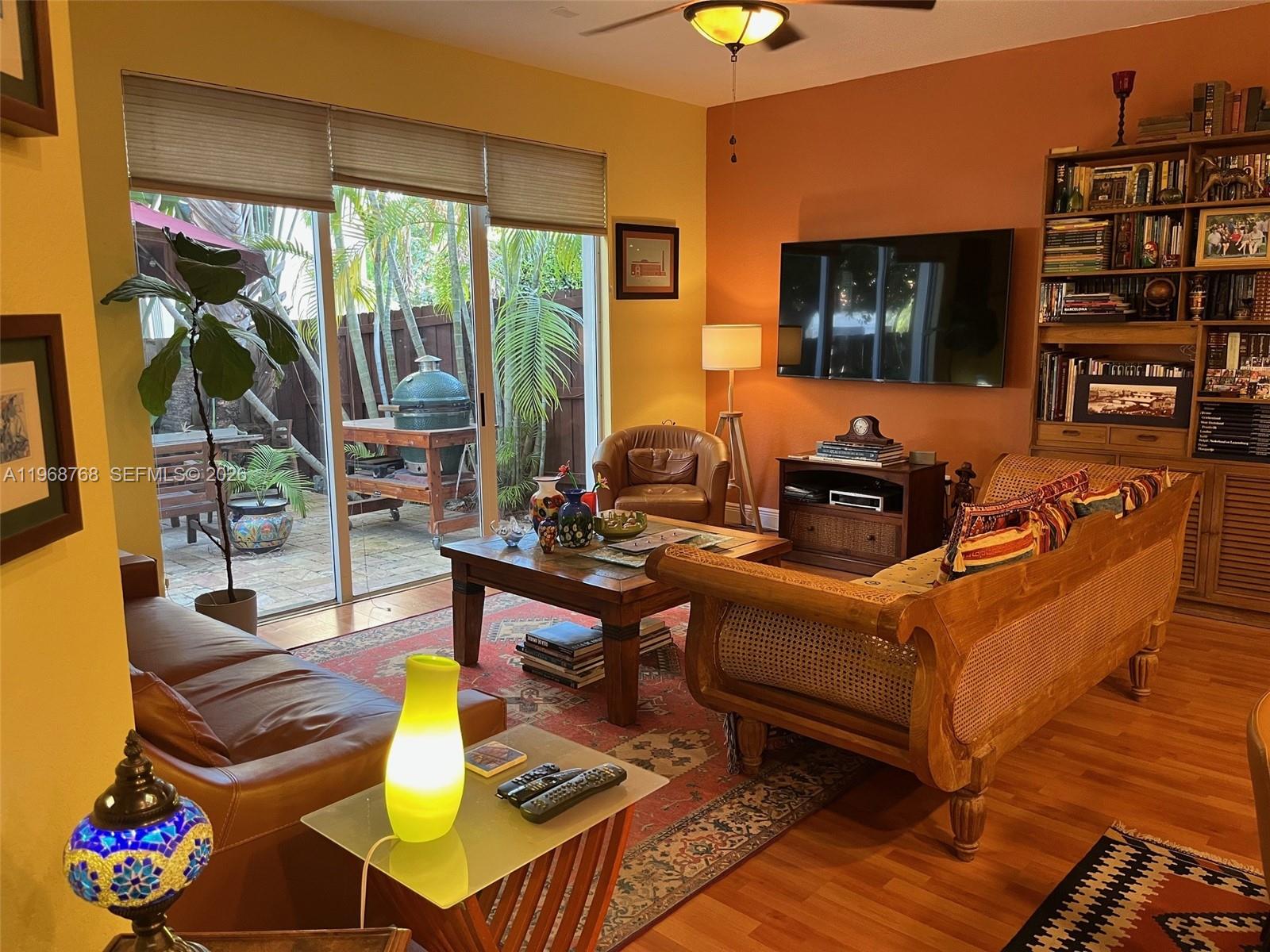 DORAL ISLES NORTH SEC ONE - Residential