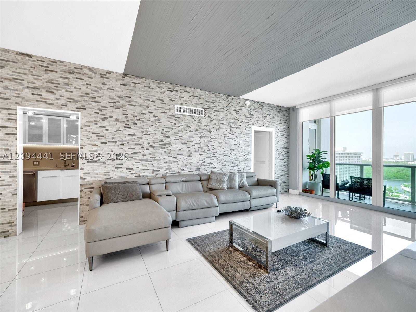 100 Bayview Dr PH01