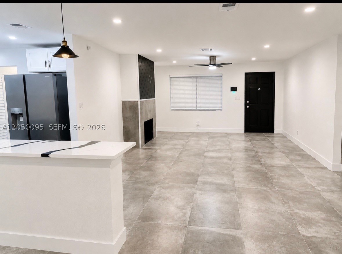 1039 NE 17th Ave -