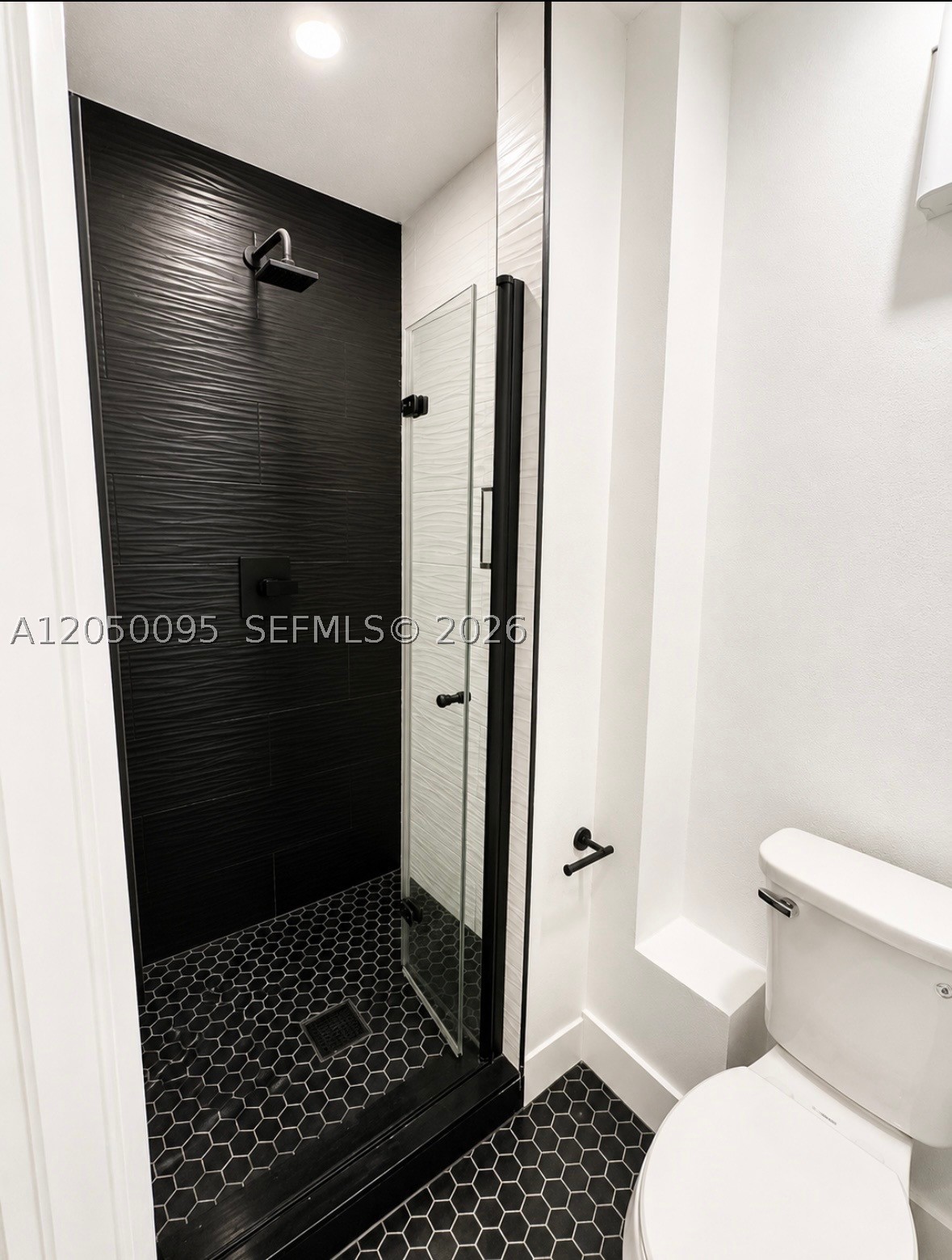 1039 NE 17th Ave -