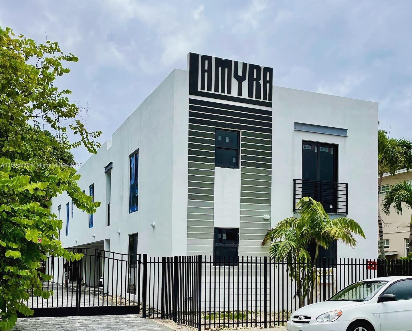 LAWRENCE ESTATE LAND CO - Residential Lease