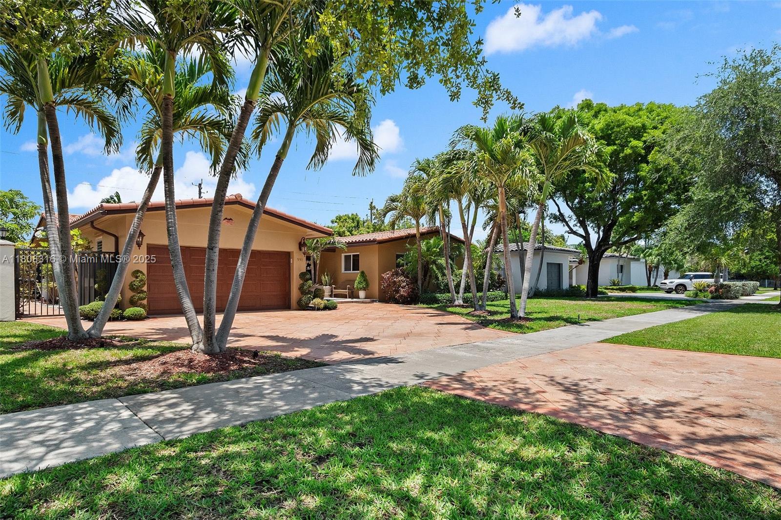 991 Dove Ave