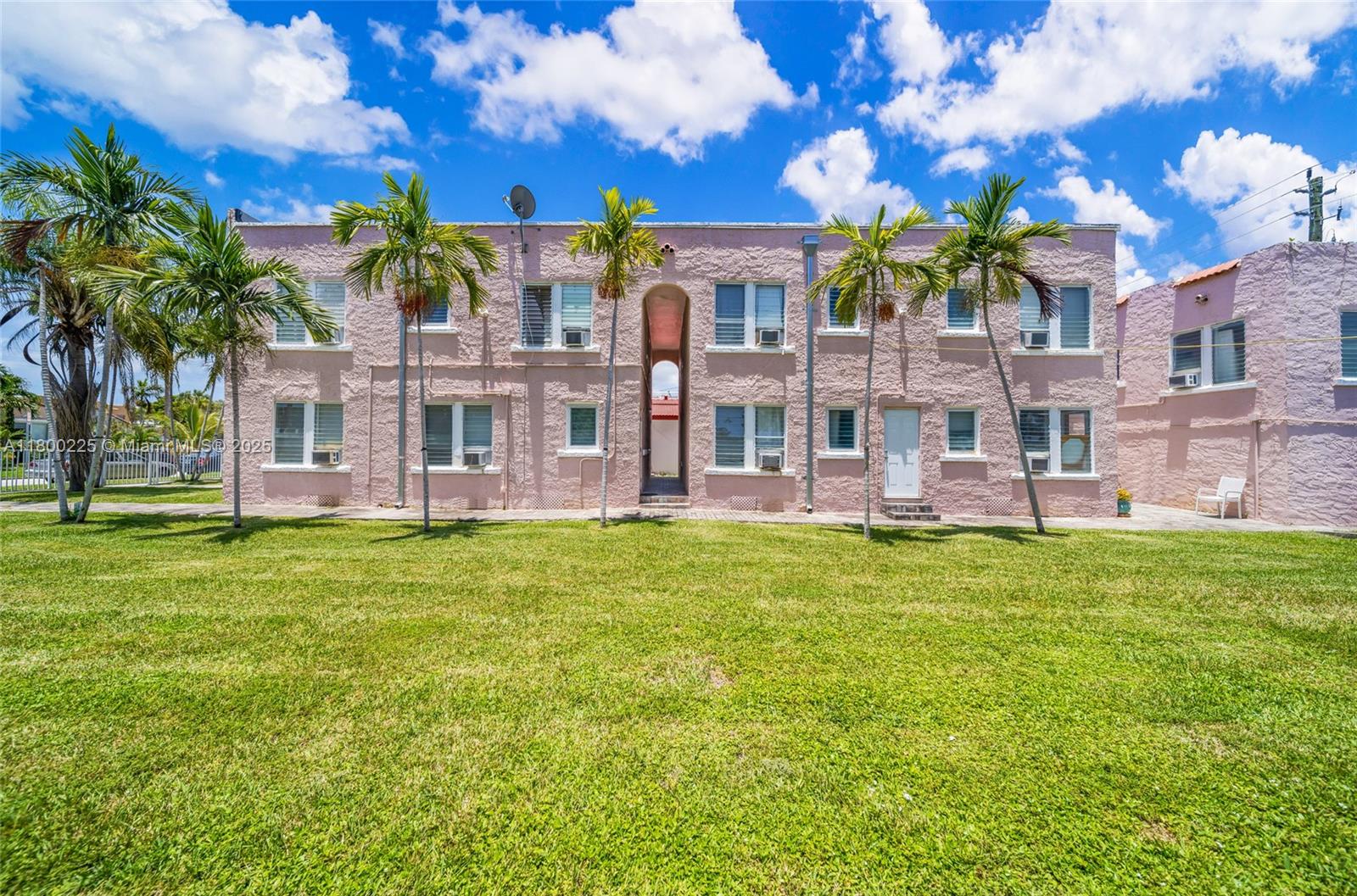 1621 Van Buren St 1-11