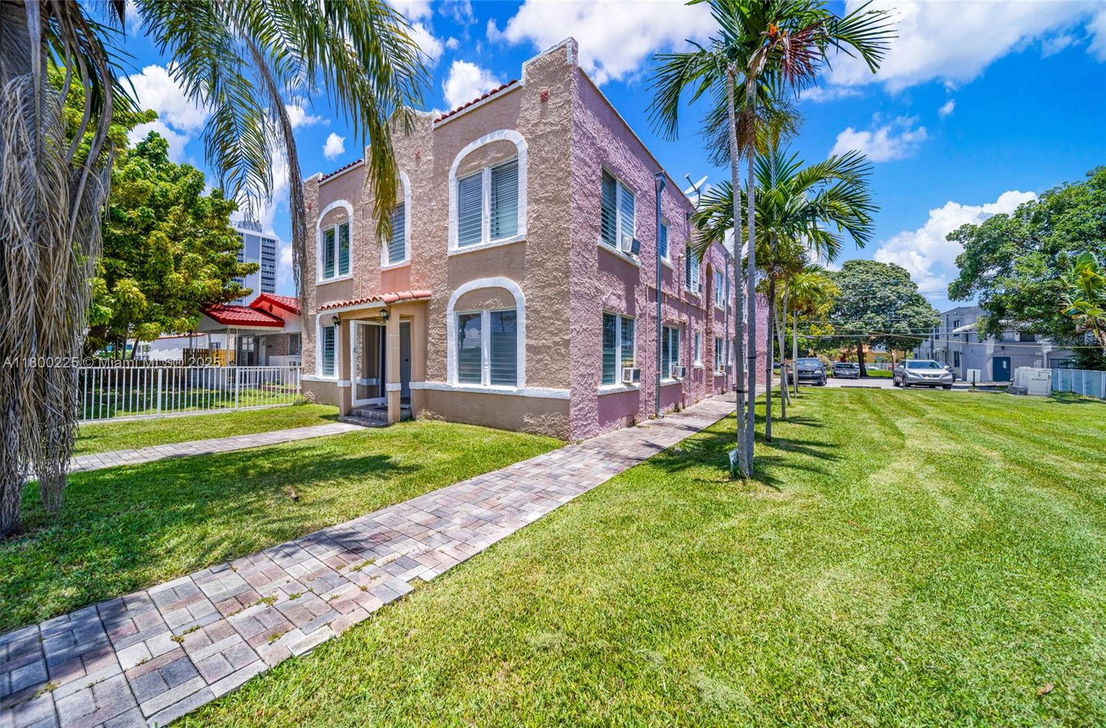 1621 Van Buren St 1-11