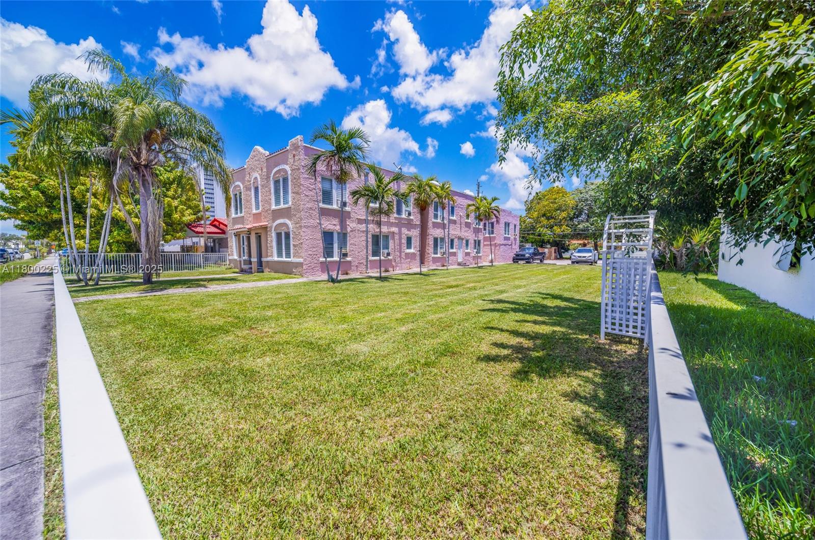 1621 Van Buren St 1-11