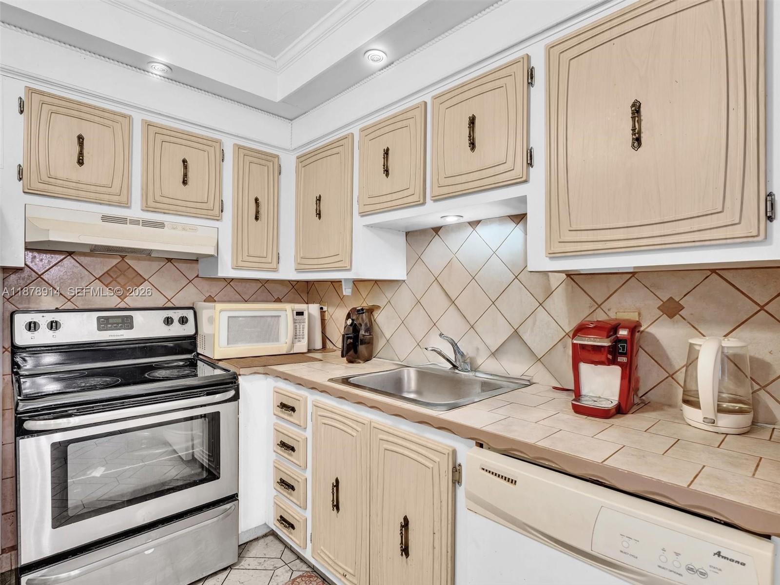 SOMERSET NO 4 CONDO - Residential