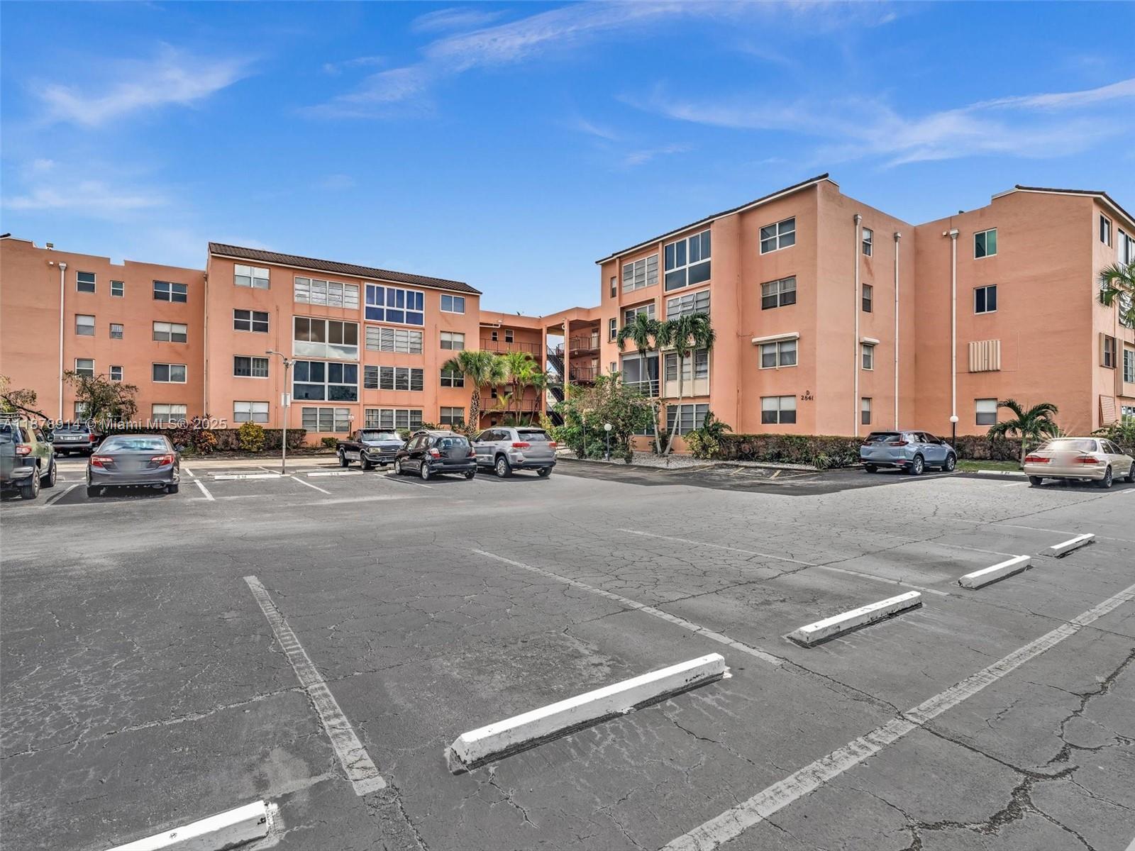 SOMERSET NO 4 CONDO - Residential