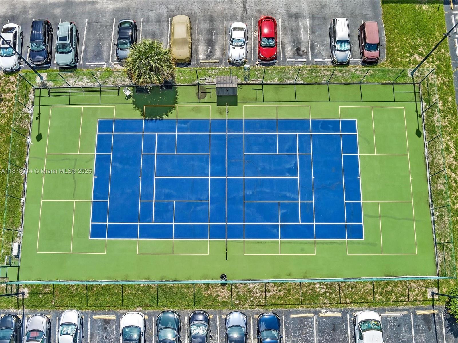 SOMERSET NO 4 CONDO - Residential