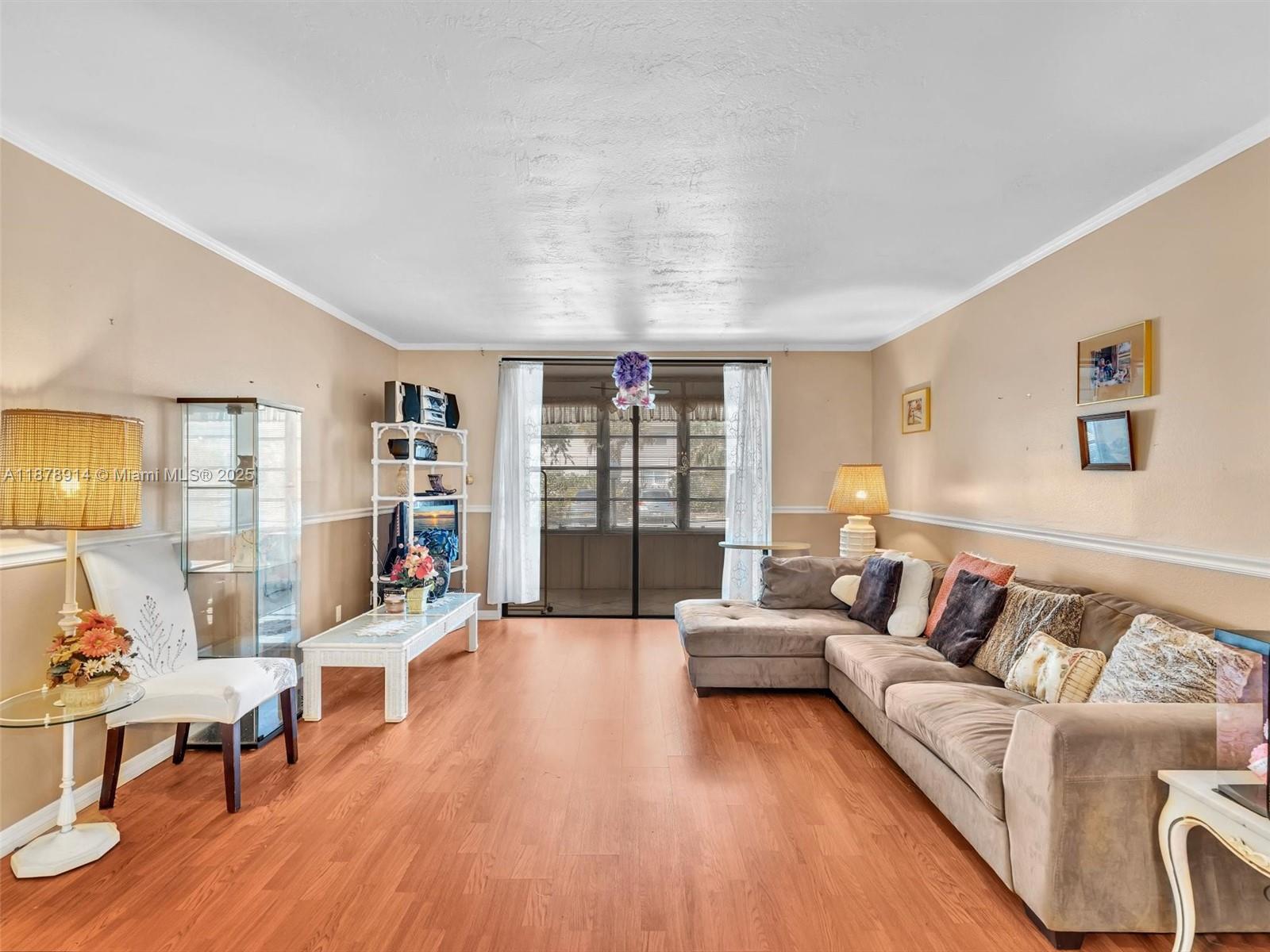 2841 Somerset Dr 105