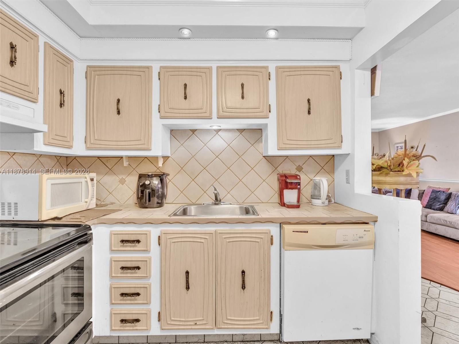 SOMERSET NO 4 CONDO - Residential