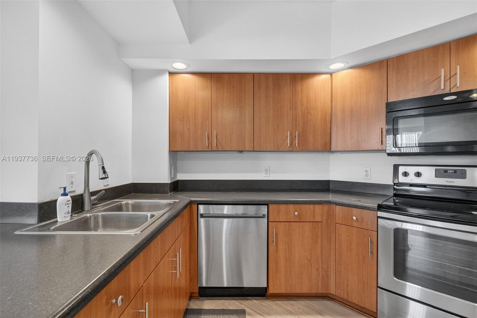 WAVERLY AT LAS OLAS CONDO - Residential