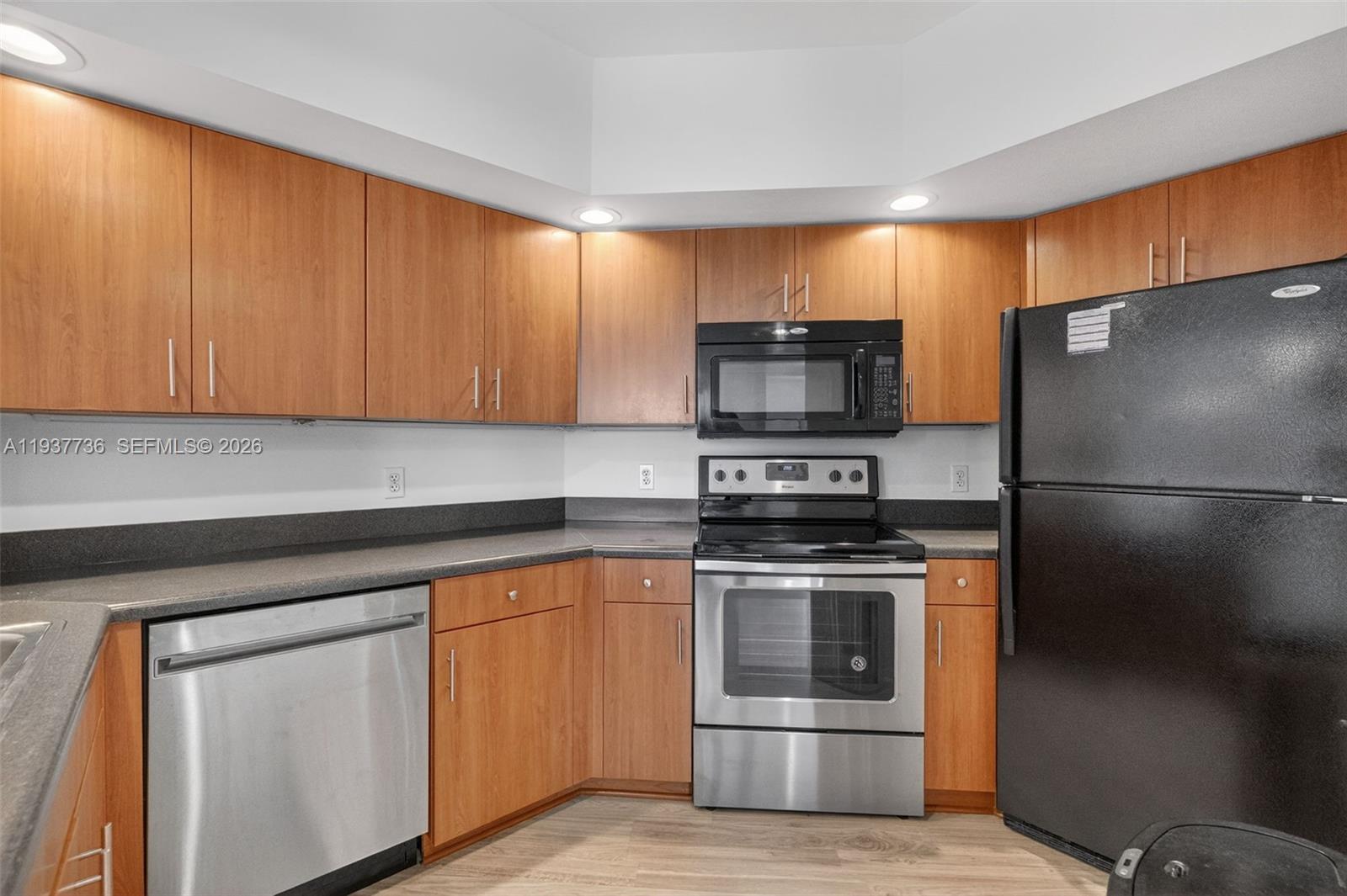 WAVERLY AT LAS OLAS CONDO - Residential