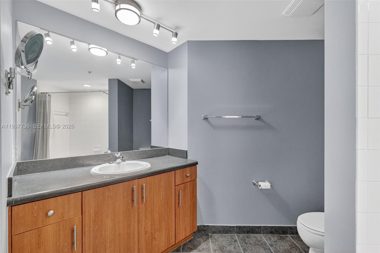 WAVERLY AT LAS OLAS CONDO - Residential