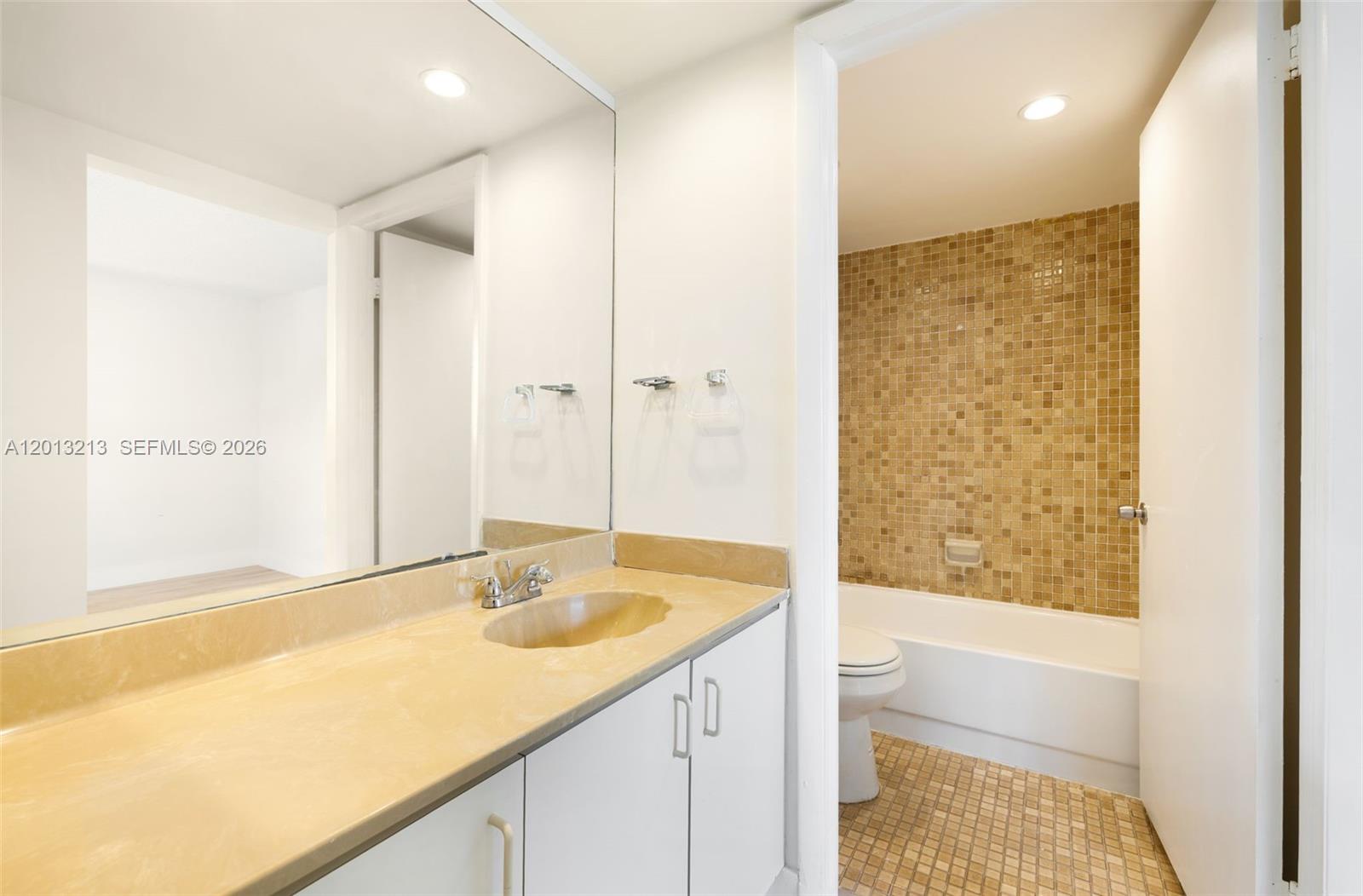 GARDENS OF KENDALL SO CON - Residential Lease