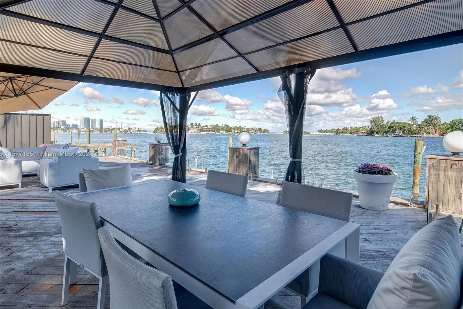 HIBISCUS ISLAND - Residential