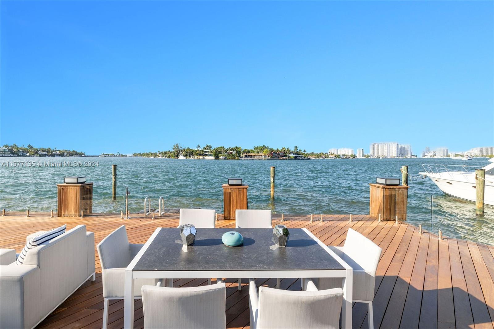 HIBISCUS ISLAND - Residential