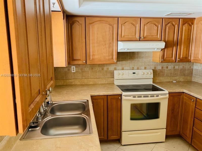 View photos, virtual tours, details... 344 SW 1st St 9