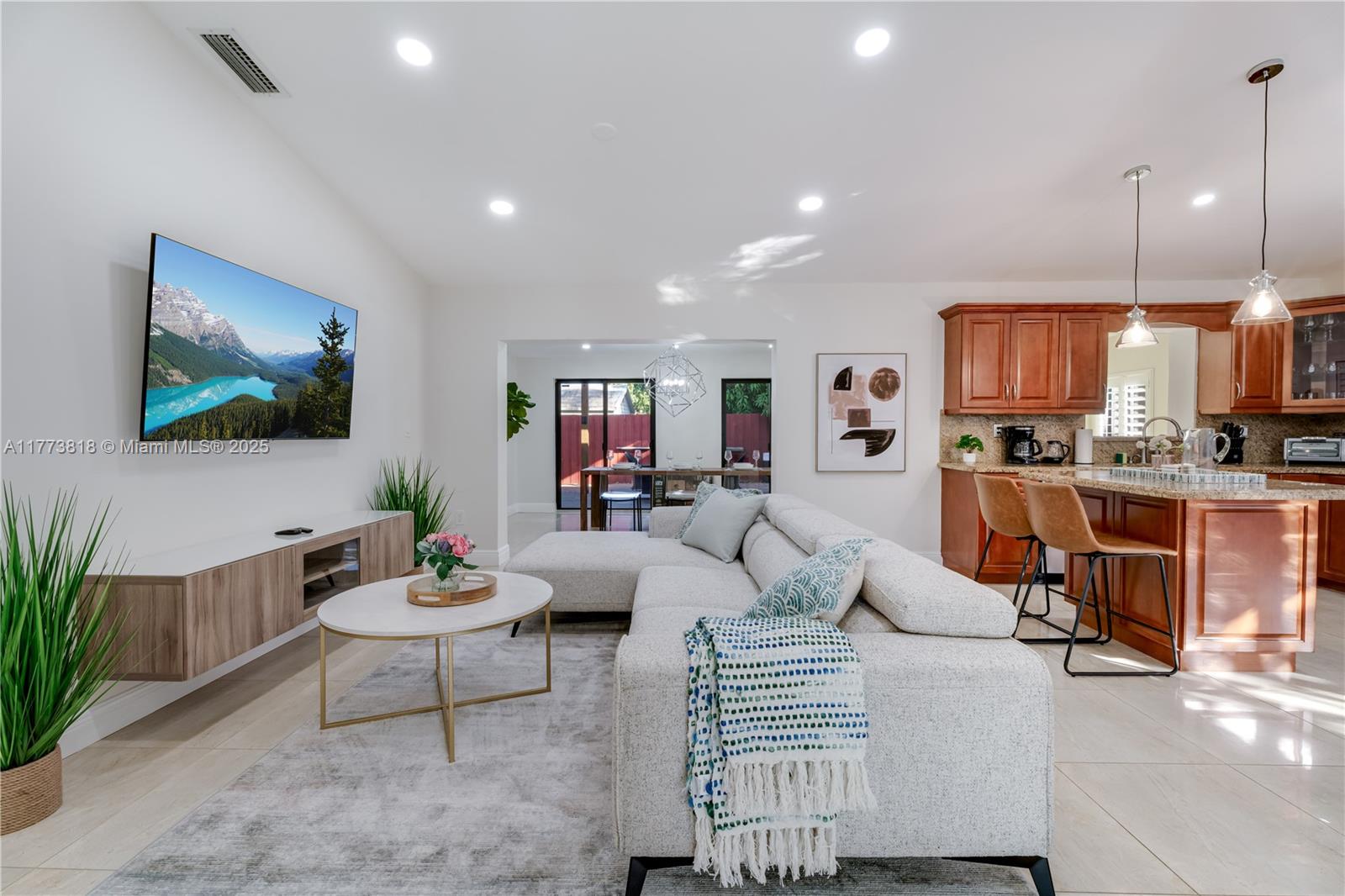 MUNNE SUB - Residential Lease