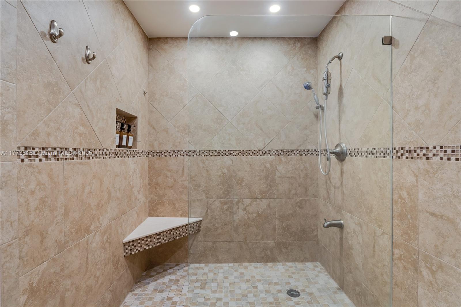 MUNNE SUB - Residential Lease