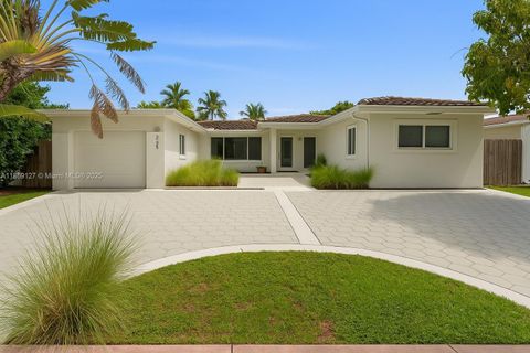 Photo of 235 Fairway Dr, Miami Beach, FL 33141 (MLS # A11869127)