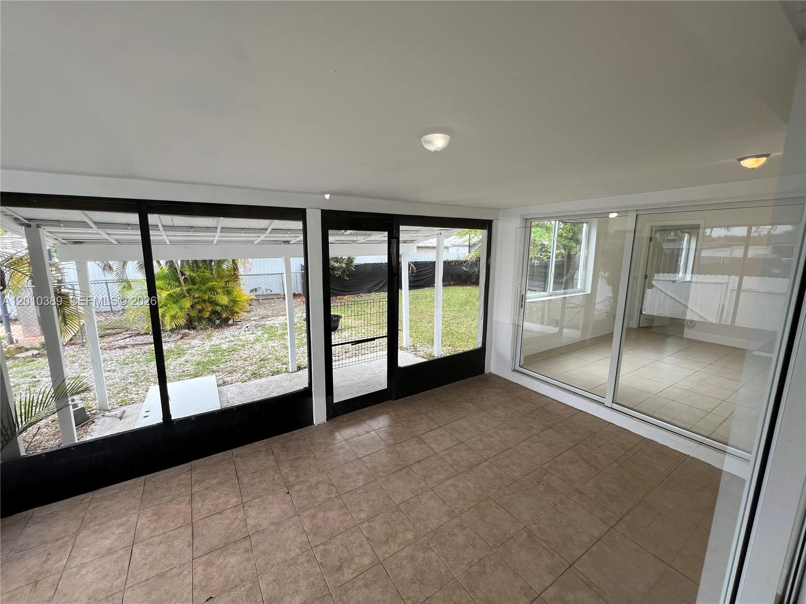 MEADOW WOOD MANOR #4 - Residential