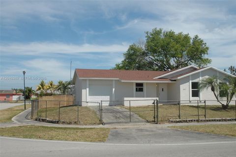 Photo of 25811 SW 132nd Ave, Homestead, FL 33032 (MLS # A12010389)