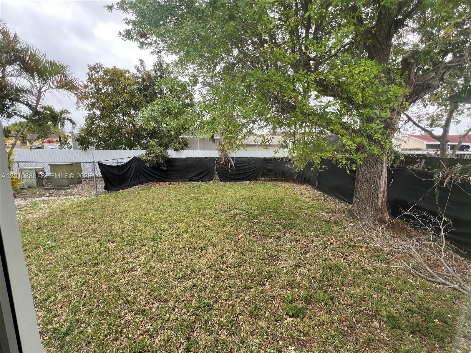 MEADOW WOOD MANOR #4 - Residential