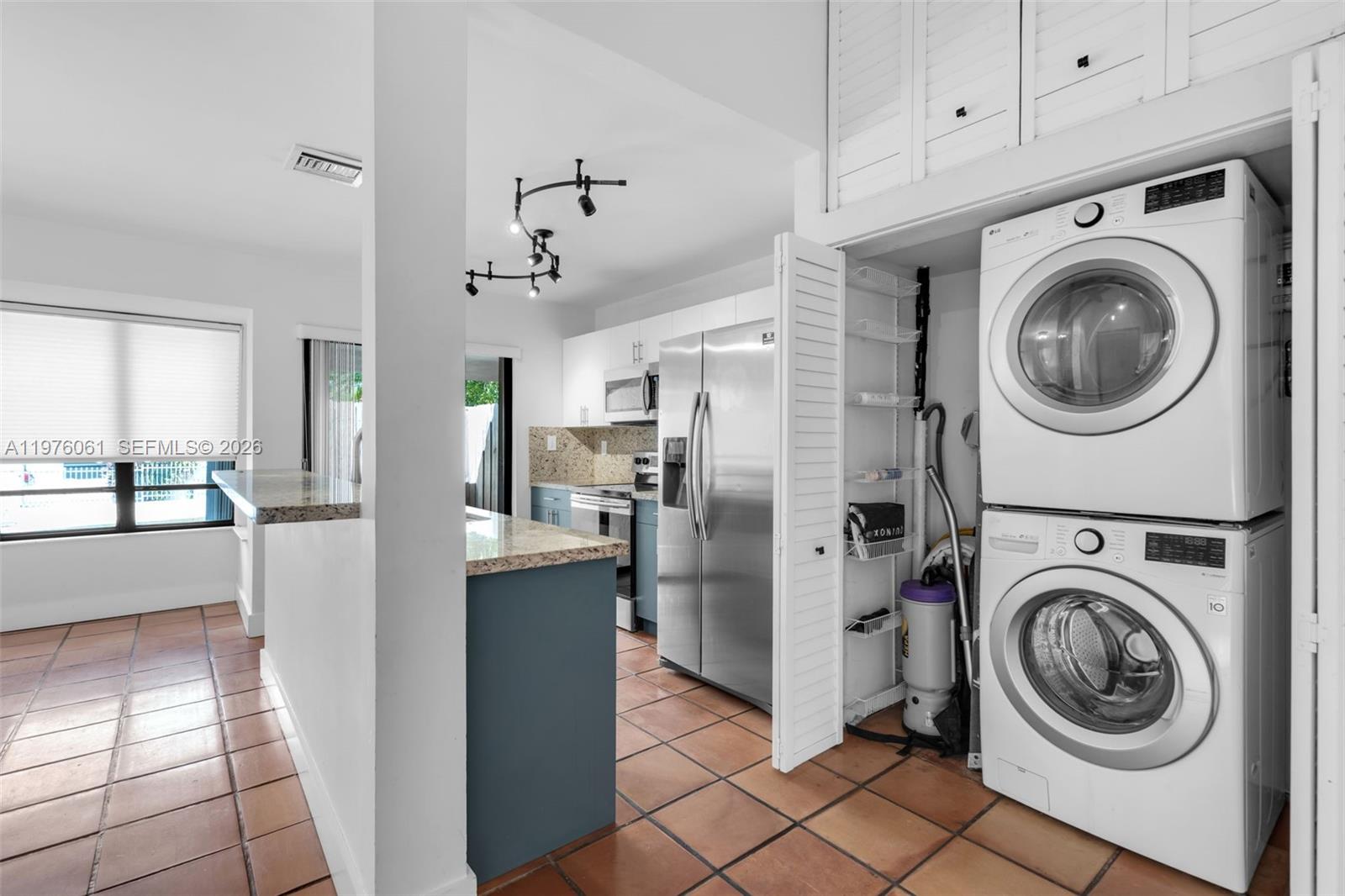 CHAS M MUNDYS SUB - Residential Income