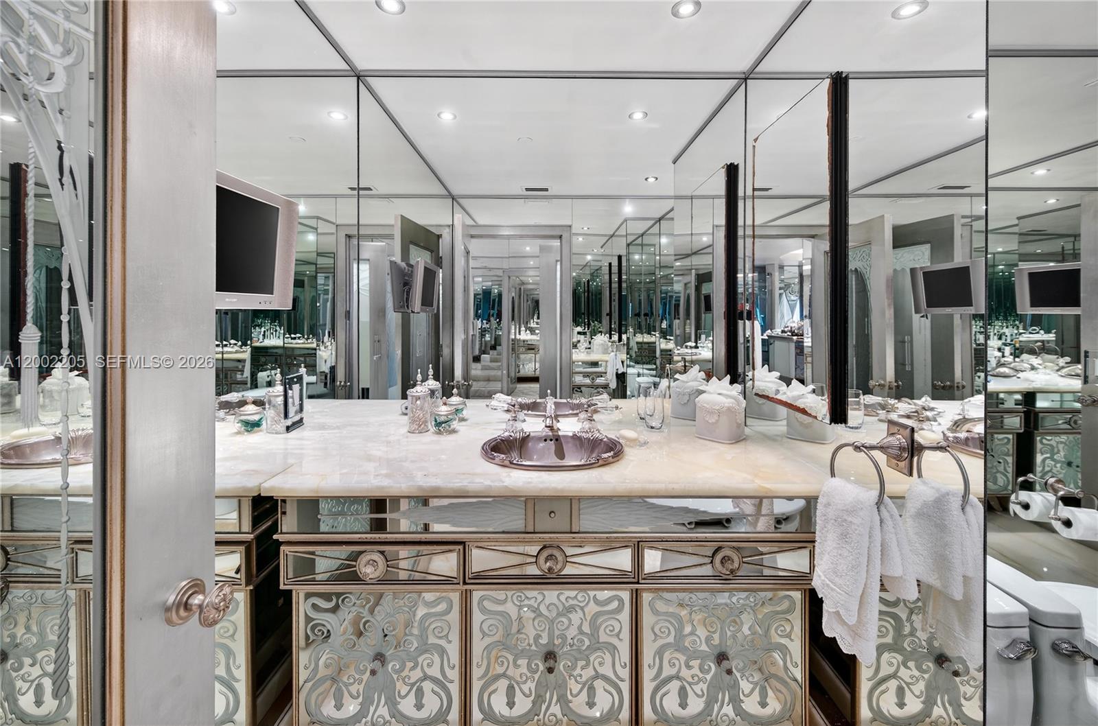 7000 ISL BLVD WILLIAMS IS - Residential