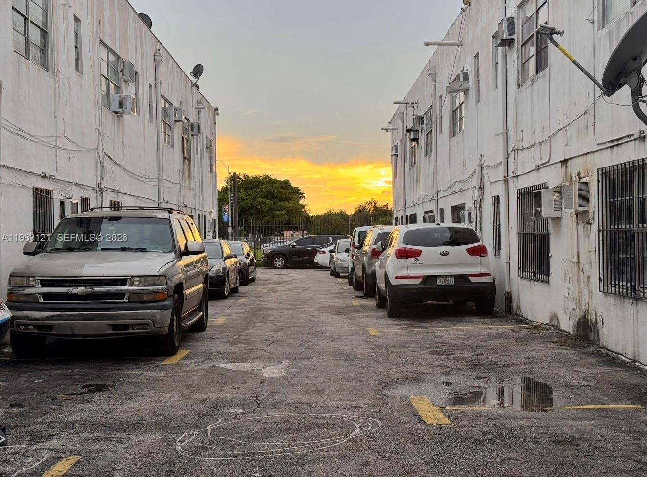 E LIBERTY CITY SEC A - Residential Lease