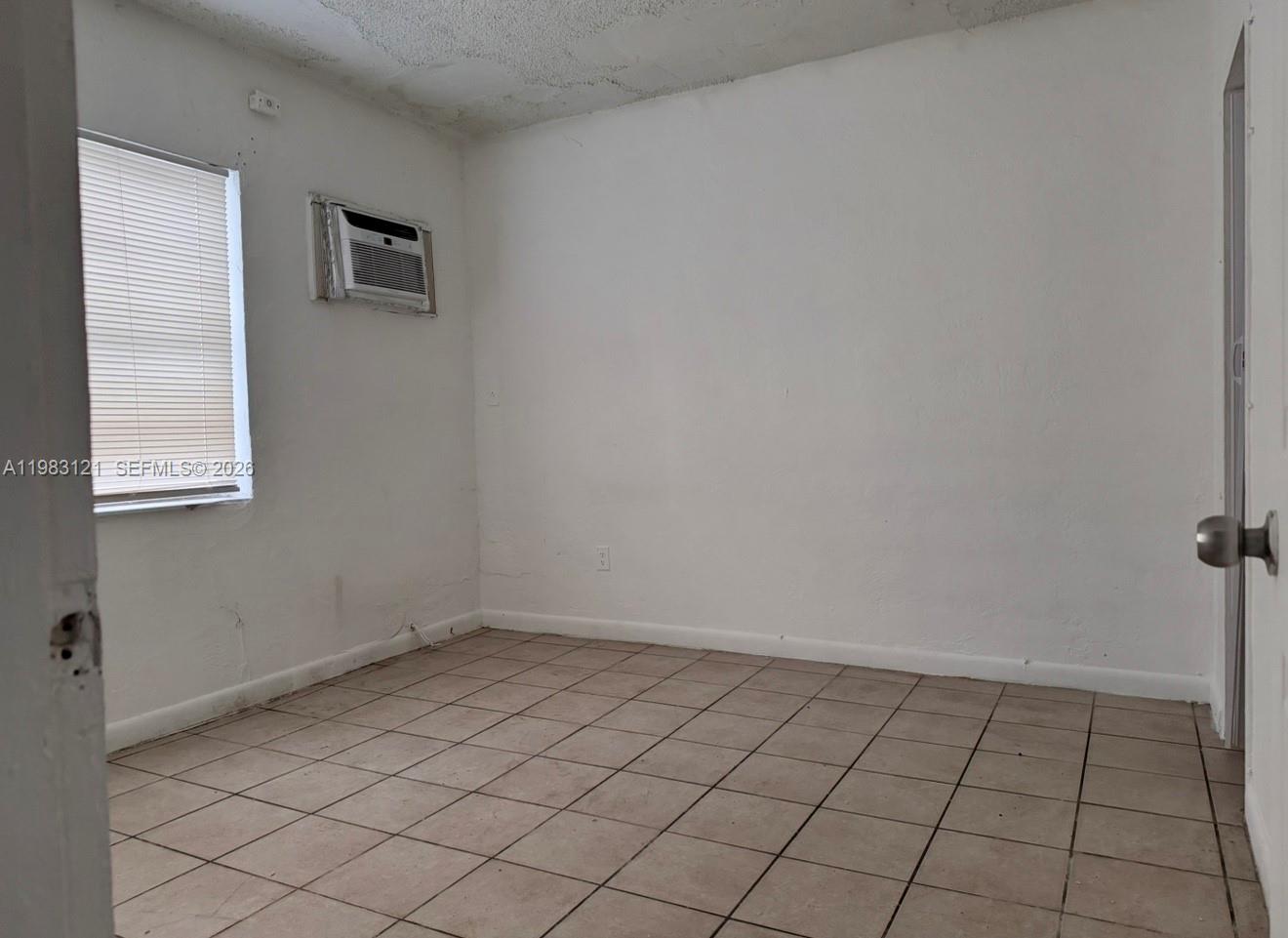 E LIBERTY CITY SEC A - Residential Lease