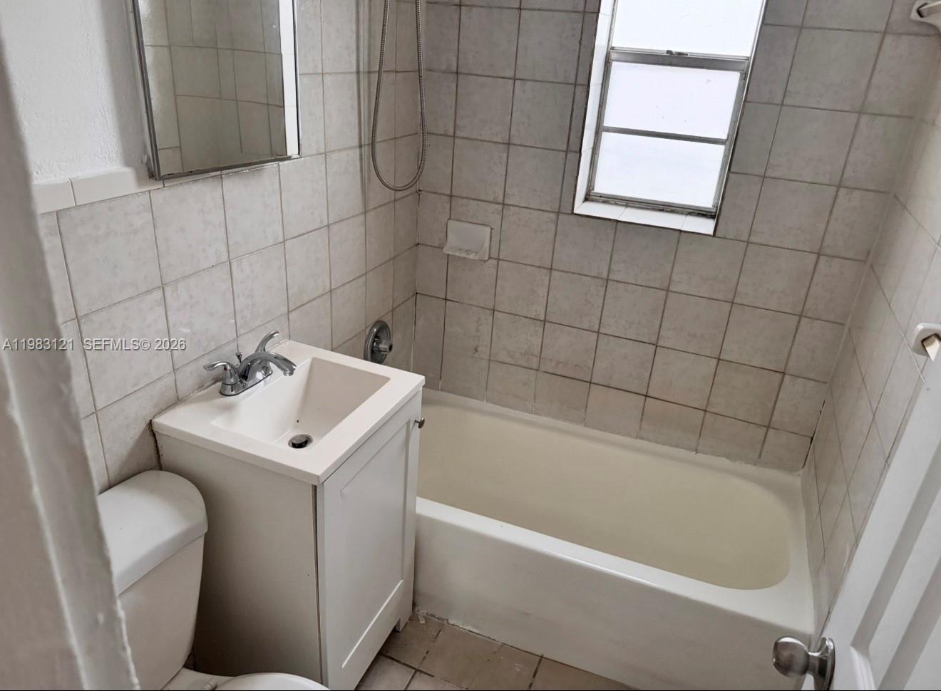 E LIBERTY CITY SEC A - Residential Lease