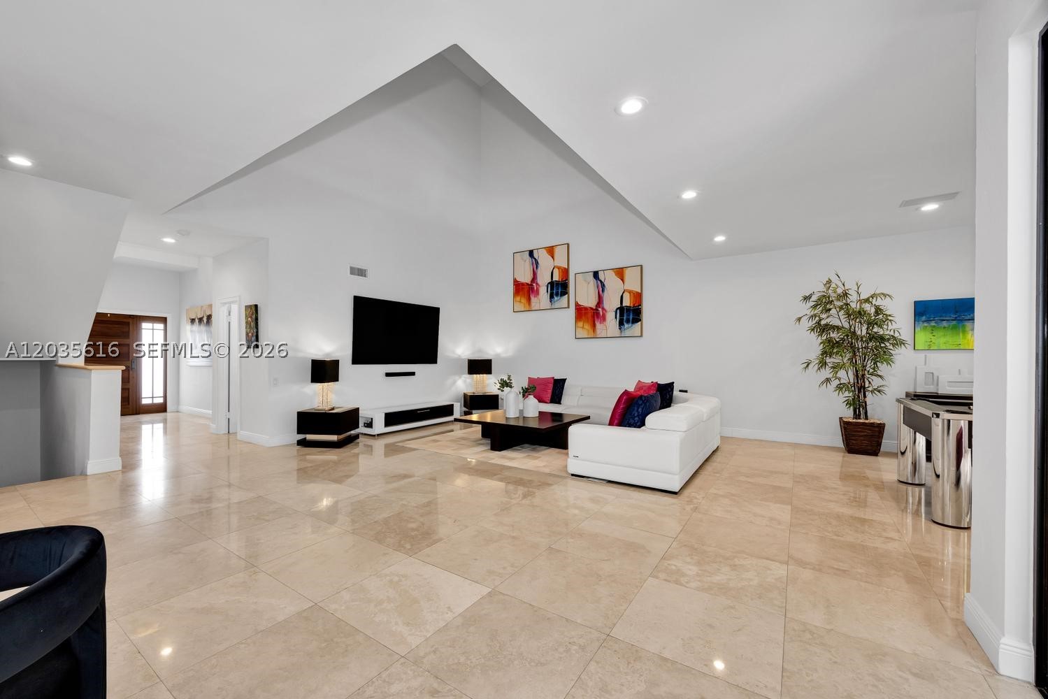 2000 S Bayshore Dr 65