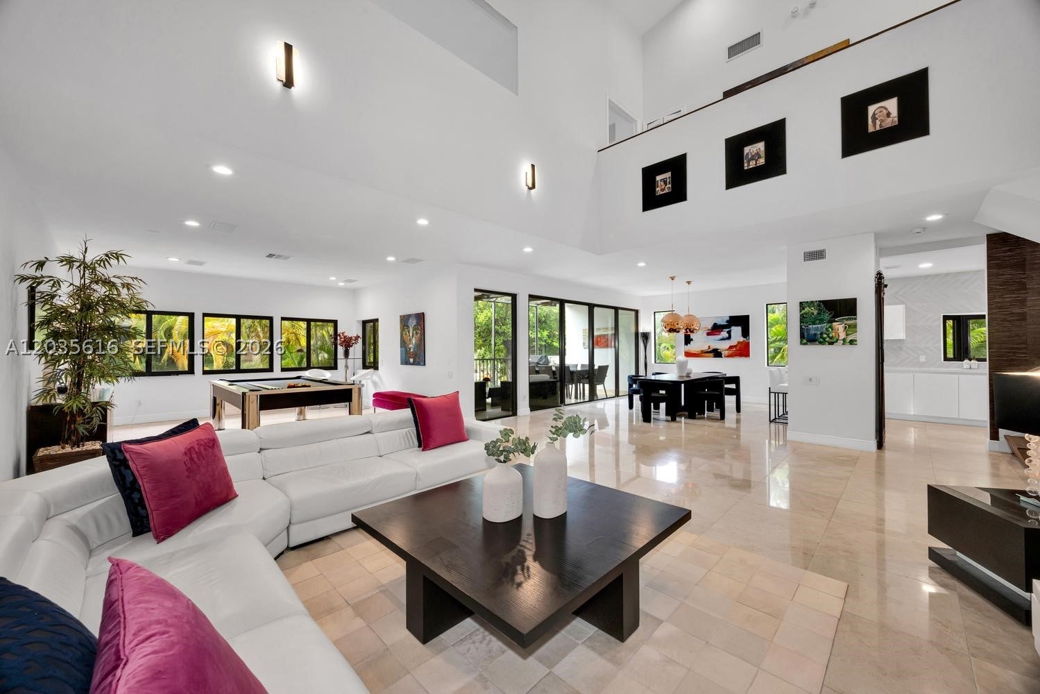 2000 S Bayshore Dr