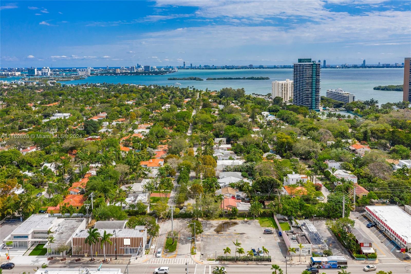 BAYWOOD - Commercial Sale